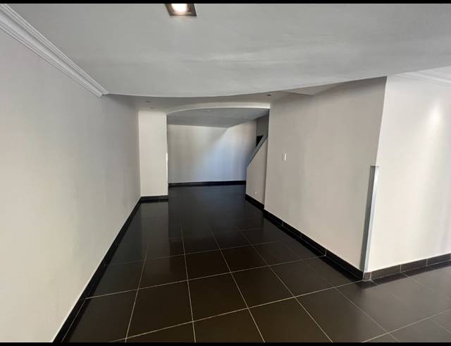 109M² OFFICE TO LET IN ROSEBANK